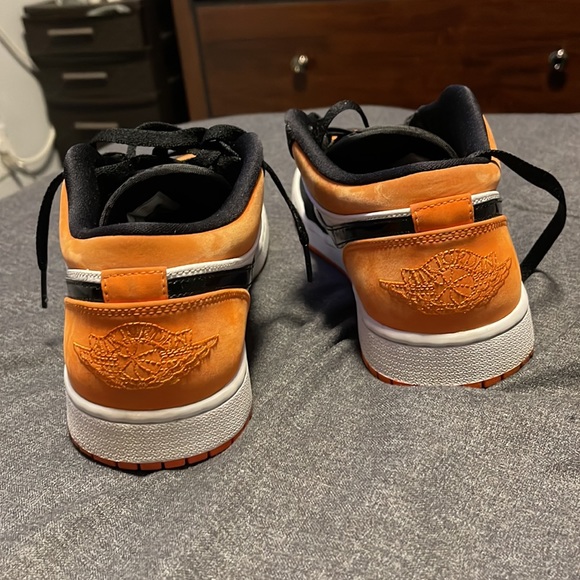 Mens Jordan 1 Low Orange, Black, White Size 10 - Picture 2 of 8